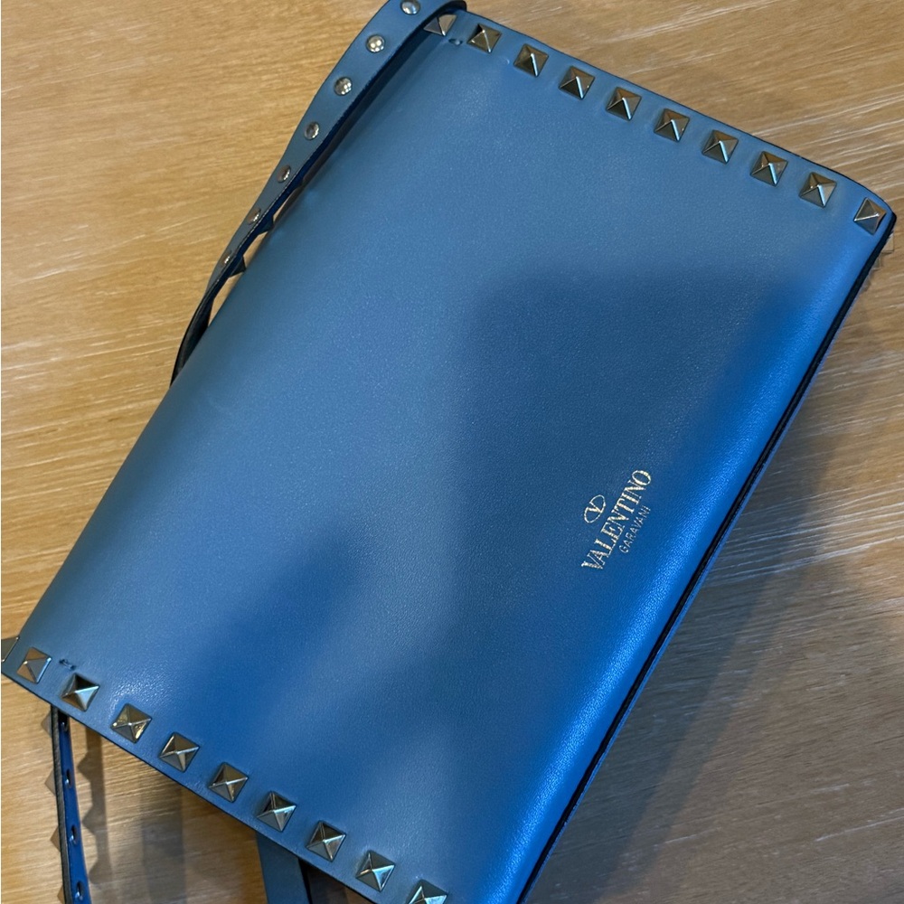 Valentino Garavani Rockstud Leather Crossbody Bag – Light Blue - Picture 11 of 14